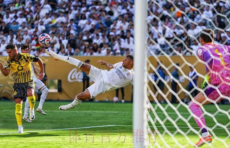 一个人就是防线!皇马门神世界级扑救 拒两必进球