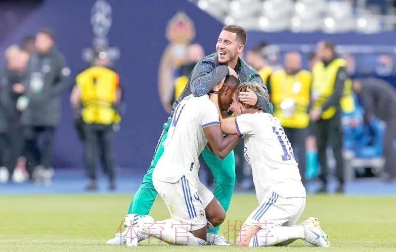 马卡:阿扎尔缺席本周一皇马合练 伊斯科已复训